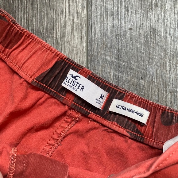 HOLLISTER CAMO CARGO PANTS - Picture 3 of 4